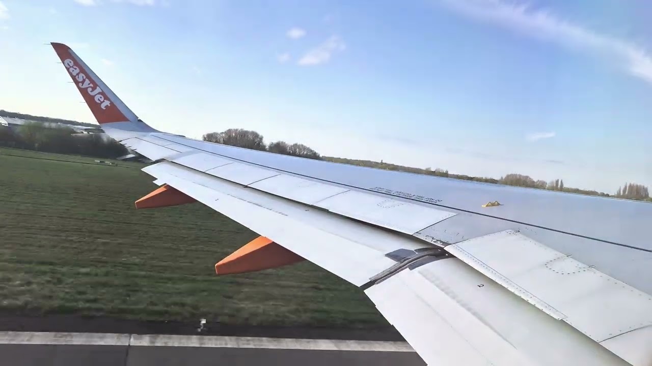 EasyJet Airbus A320neo Departure out of London Southend