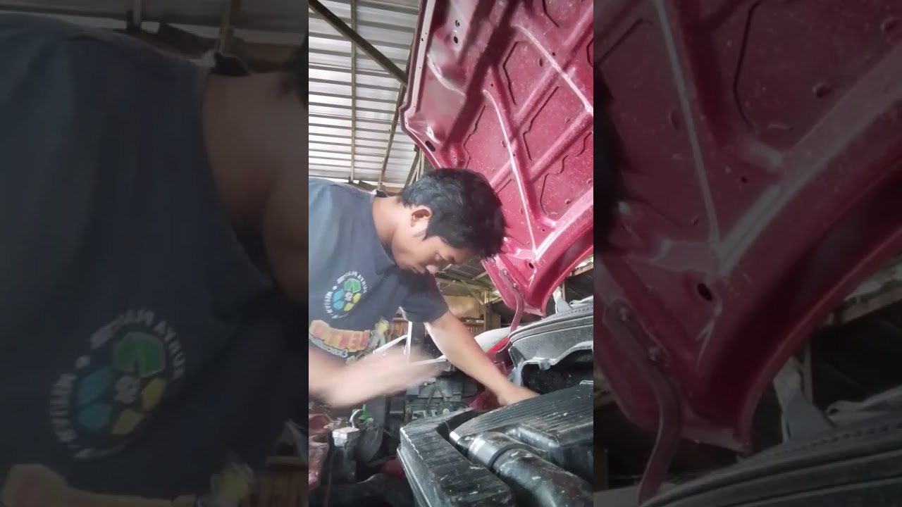 Proses penurunan tramisi mobil Suzuki ERTIGA 