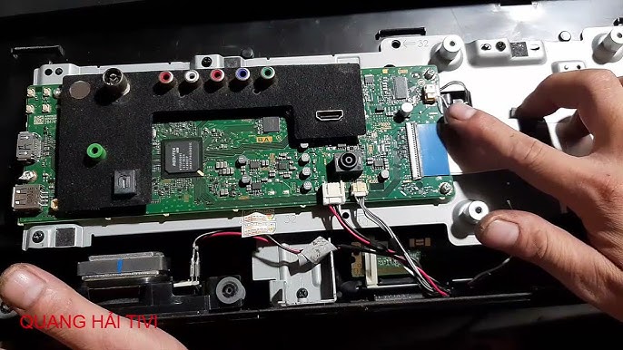 Hướng dẫn cách sửa tivi sony 32r300c nháy 6 nhịp cực dễ làm - YouTube