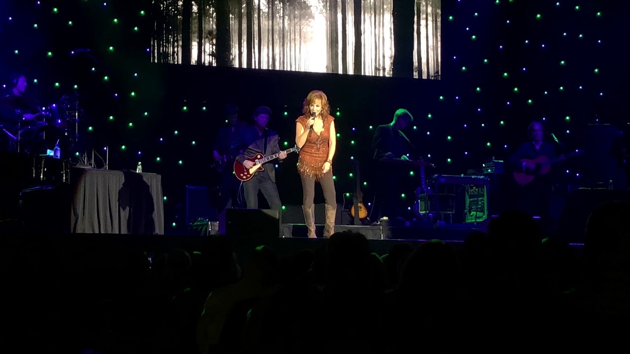 Reba McEntire The Night The Lights Went Out In Bensalem, PA 20180427 YouTube