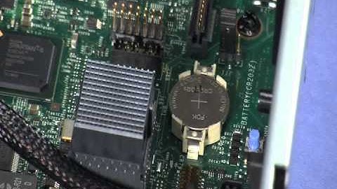 IBM System x3630 Removing the System Battery