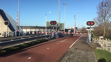 LC video: Op het nippertje over Slauerhoffbrug