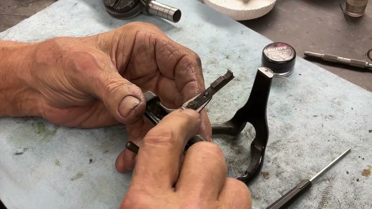 2699.  How to assemble and lube the Amberola 30 carriage