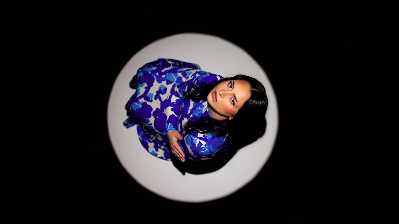 Guarda Soless - 33 tours (Official Visualizer) su YouTube Guarda Soless - 33 tours (Official Visualizer) su YouTube