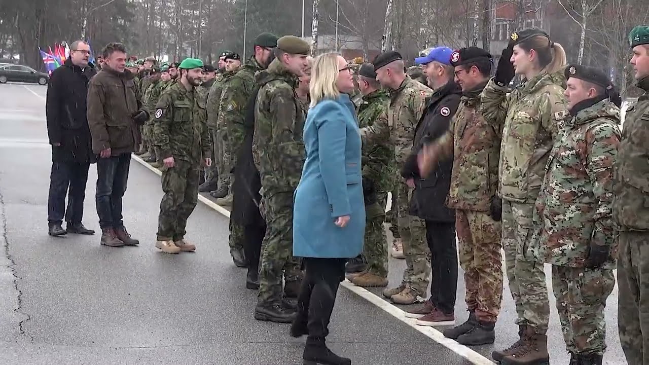 Ministryně obrany České republiky Jana Černochová navštívila v minulých dnech české vojáky v Pobaltí