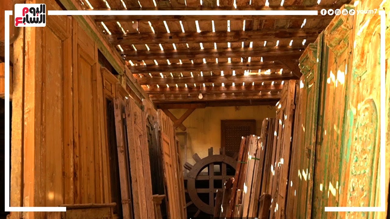 لقينا كنوز فى السبتية ما تتوقعهاش!.. عند عم فتحى عثمان صاحب أقدم متحف للأبواب القديمة