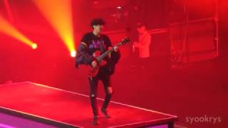 [FANCAM] 170226 EXOrDIUM in Manila - Chanyeol Guitar Solo