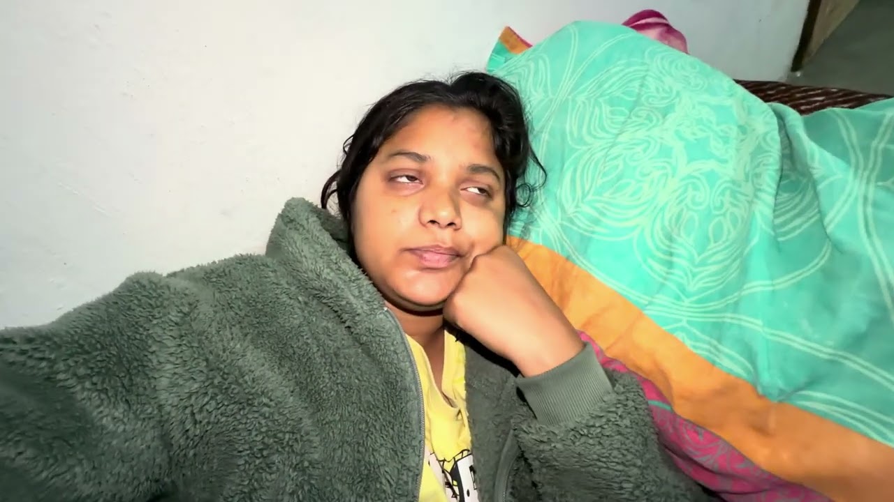 Aaj maine paneer ki testy sabji banayi 😋 | Tabyet theek nahi h 🥹 | withsurbhichauhan 