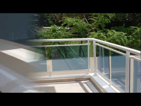 Baranda en aluminio blanco youtube Balcon idées Barandas