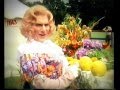 Capture de la vidéo Dick Emery As Mandy With A Couple Of Ripe Melons............