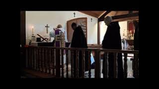 Morando na roça ao lado de um mosteiro beneditino.