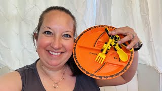 Introducing the perfect plate for little ones learning to eat! Constructive Eating Plate and Utensil