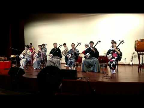 Baisho Matsumoto and local Japanese group Hibikiya.