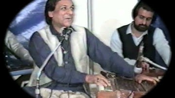 Dil Mein Ek Lehr Si Uthi Hai - Live // Ghulam Ali