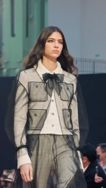 CHANEL Fall-Winter 2025/26 Ready-to-Wear Show - Plays on Scales — CHANEL Shows