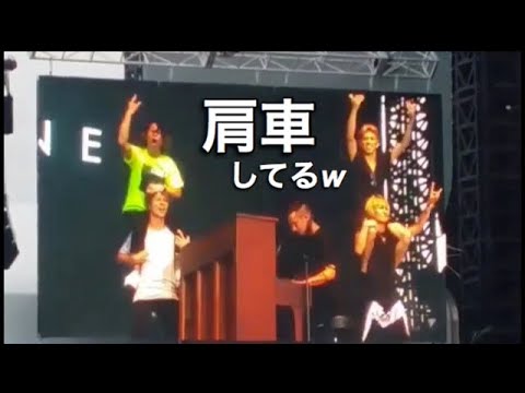 肩車してる！wほんとにワンオク仲いいなw【ONE OK ROCK】