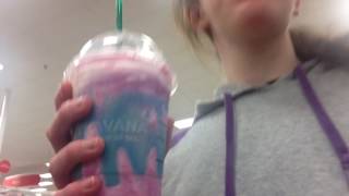 Starbucks Unicorn Frappuccino Taste Test 🦄