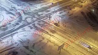 Ночное ДТП снегоуборщика и авто в Сургуте