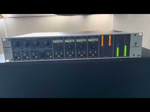 Behringer MDX 8000 sound processor in operational mode