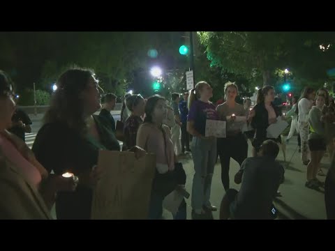 Barriers around Supreme Court following Roe v. Wade report