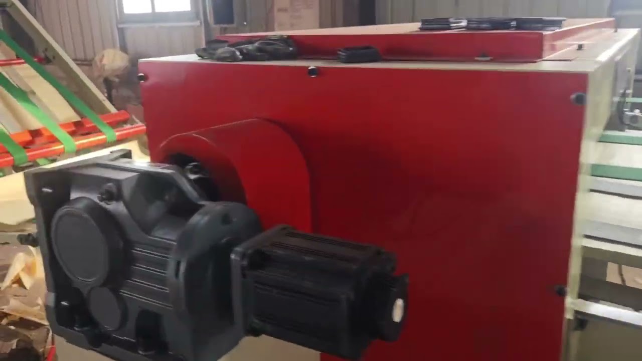 Horizontal type veneer peeling machine, spindle type wood rotary peeler