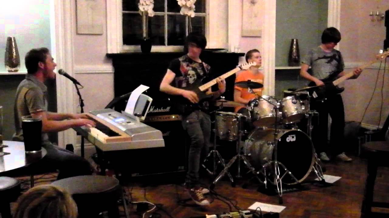 Johnny B Goode- Freefall Live -@Sherston Inn