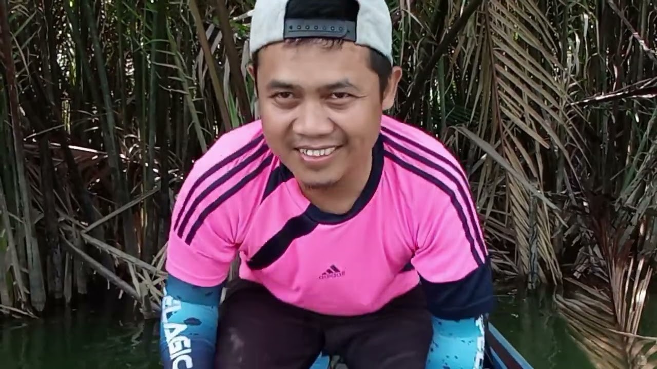 Rezeki tak kemana,,,!!! walaupun airnya jernih Masih ada Hasil Udang Galahnya..