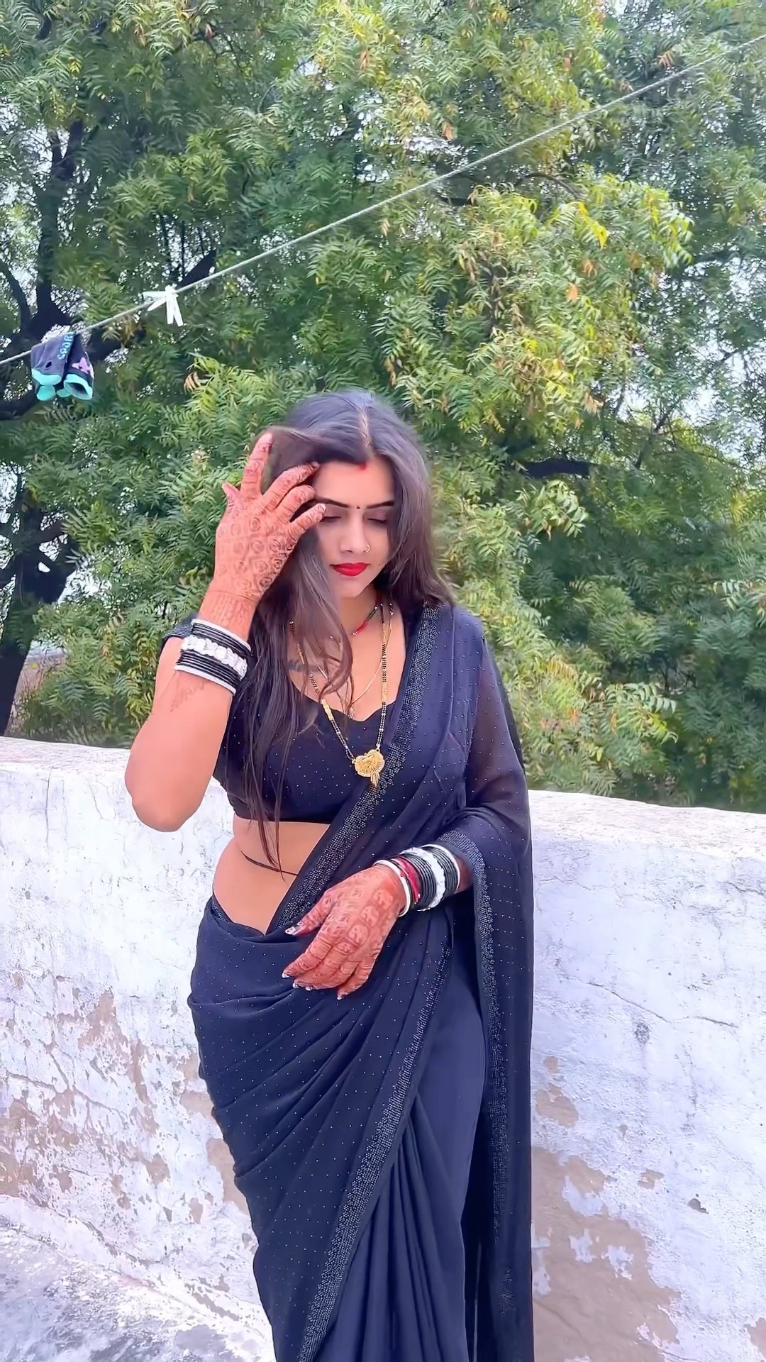 16, 17 की उमर तेरी #shorts #meenu #trending #trendingshorts