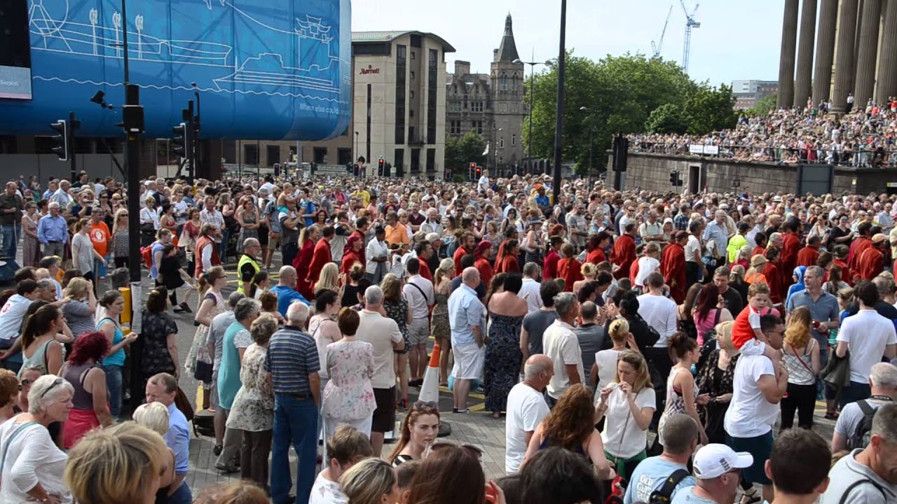 Giants return to Liverpool 2014, Memories of August 1914   Puppeteeres at St Georges Hall