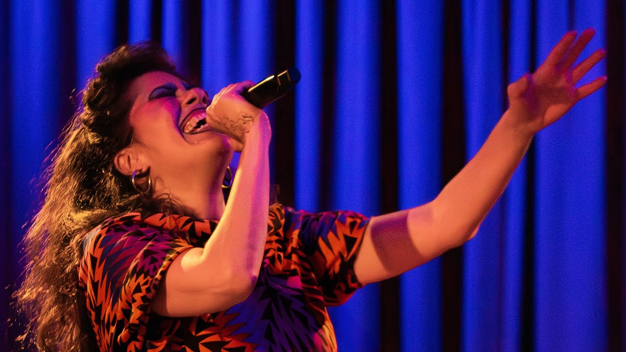 Marcela Lucatelli COISA MÁ na Casa de Francisca