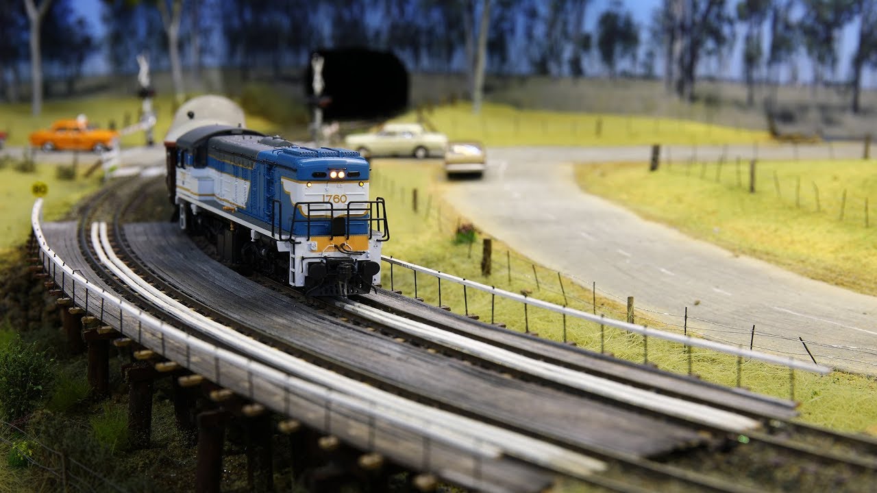 QR Walloon at The Toowoomba Model Train & Hobby Expo - YouTube