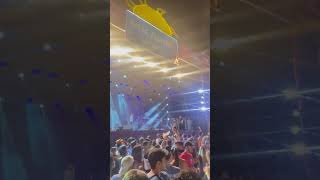 Stage Sign’s Fire at a Show Causes It to Pause