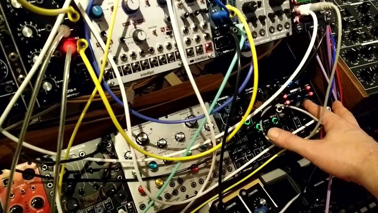 Expanding the Behringer 2600 - YouTube