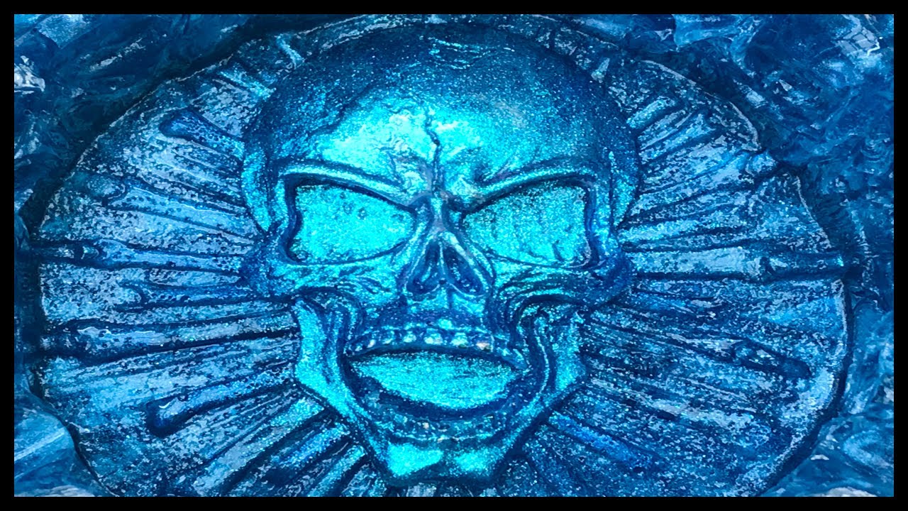 Making an Epoxy Resin Skull Ashtray with Dusted Holographic Powder, Silver Flakes and Sapphire Blue