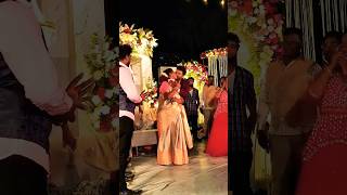 மரமகன Kiss அதத Moments