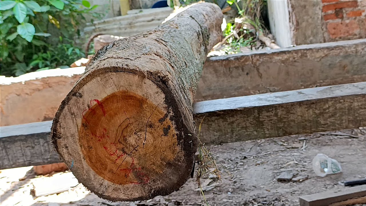 Truly beautiful !! the process of sawing teak wood into beams - YouTube