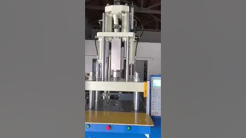 Testing the standard vertical Injection molding machinery