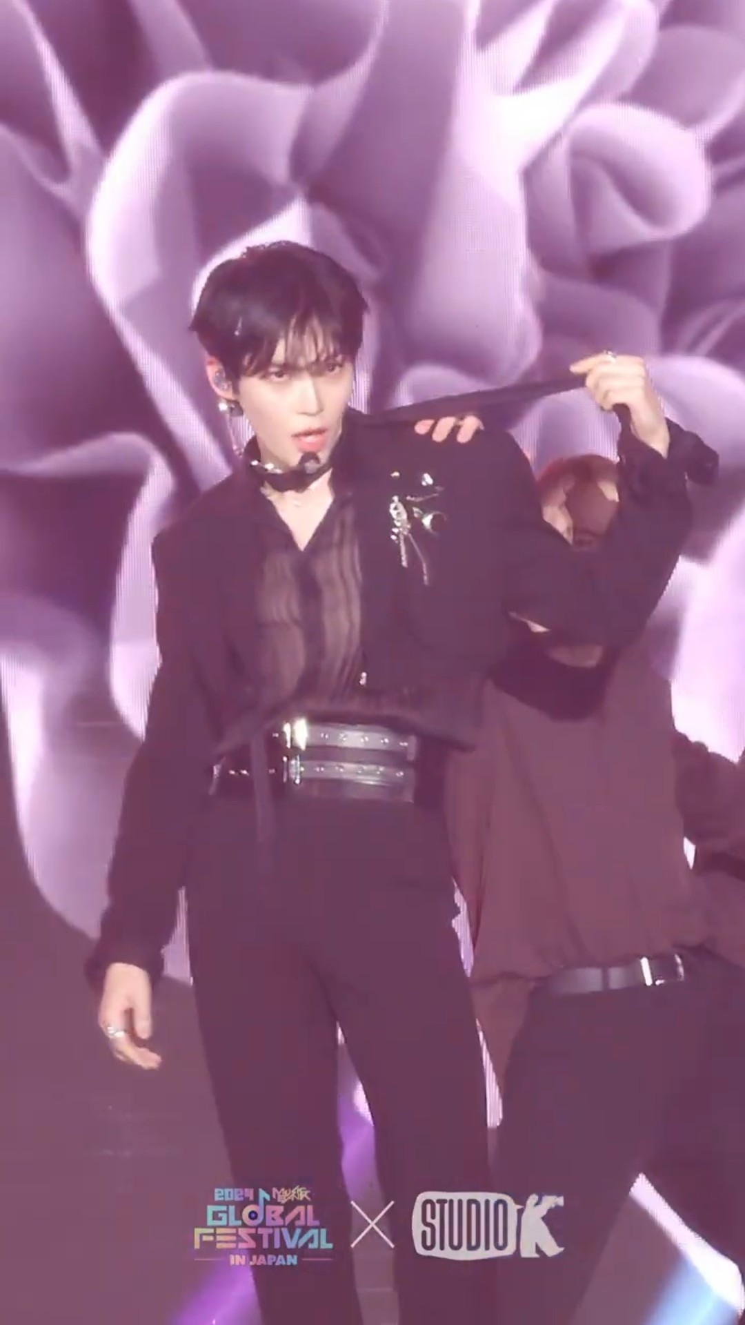 #현장직캠 #제로베이스원 #성한빈 'PERFUME (원곡:NCT도재정)' behind ver @뮤직뱅크글로벌페스티벌 241219 #shorts