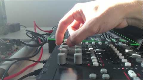 Techno Jam ( Roland TR8 , Analog Four )