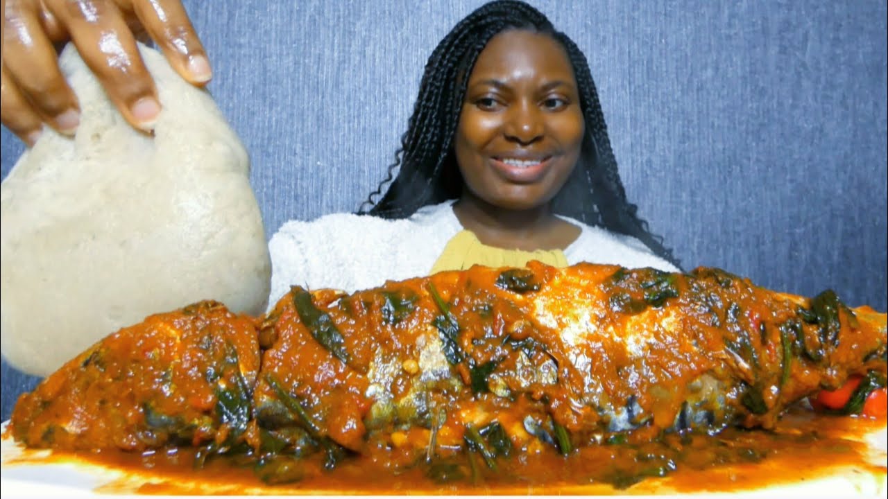 Asmr mukbang fish spinach soup with fufu/ Nigerian food