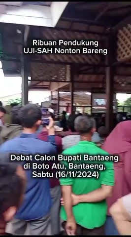 Ribuan Pendukung UJI-SAH Nonton Bareng Debat Calon Bupati Bantaeng di Boto Atu, Sabtu (16/11/2024)
