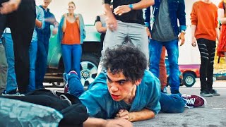 картинка: Хулиганы Не Подозревали, Что Этот Слабый Неудачник Изменит Их Жизнь