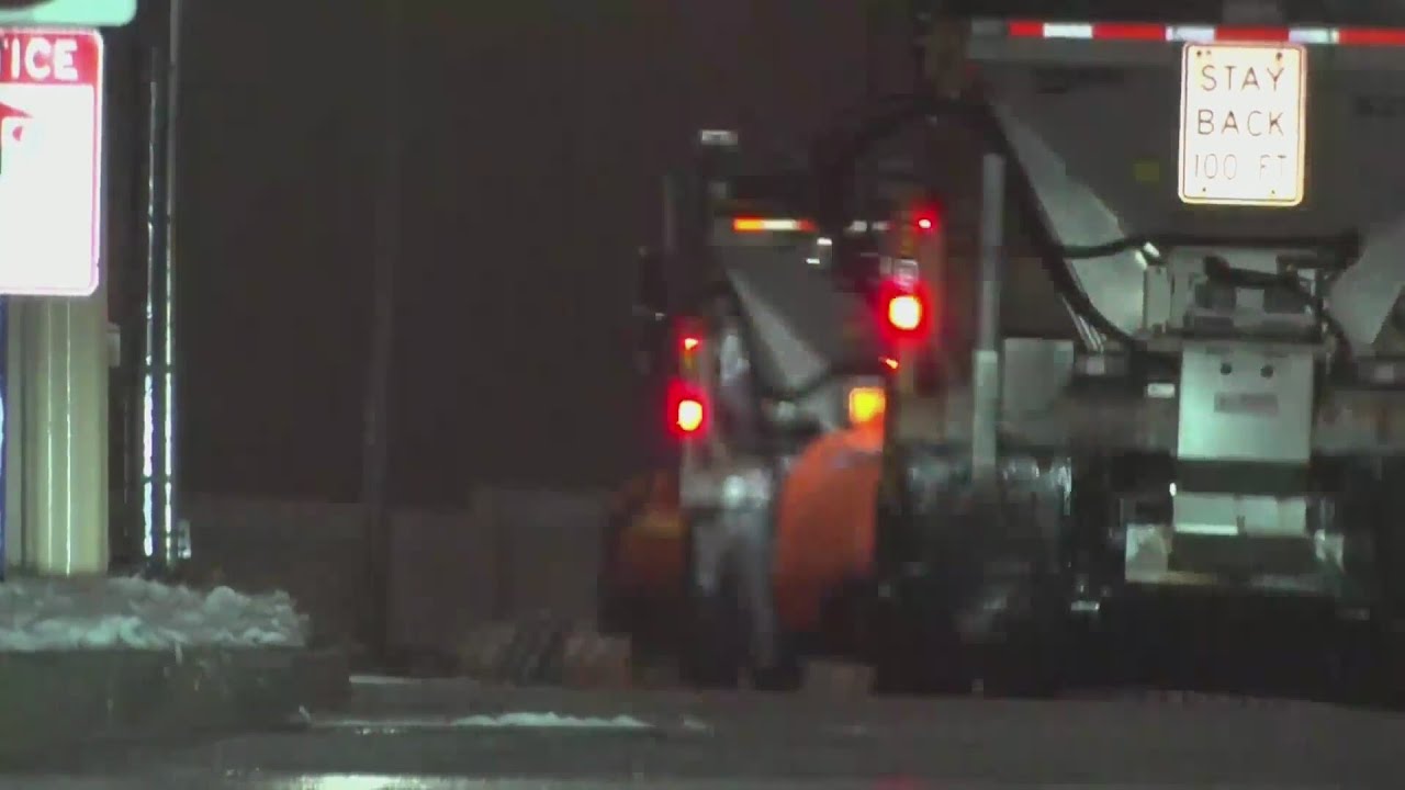 MoDOT road crews ready for next round of snow - YouTube