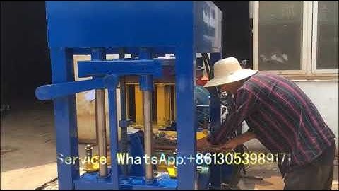 QT4-30 diesel engine block machine  producing concrete blocks with 8 holes.