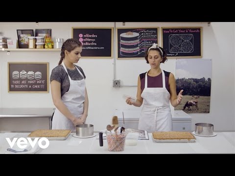 Hailee Steinfeld – Cake Making (Vevo LIFT) mp3 ke stažení