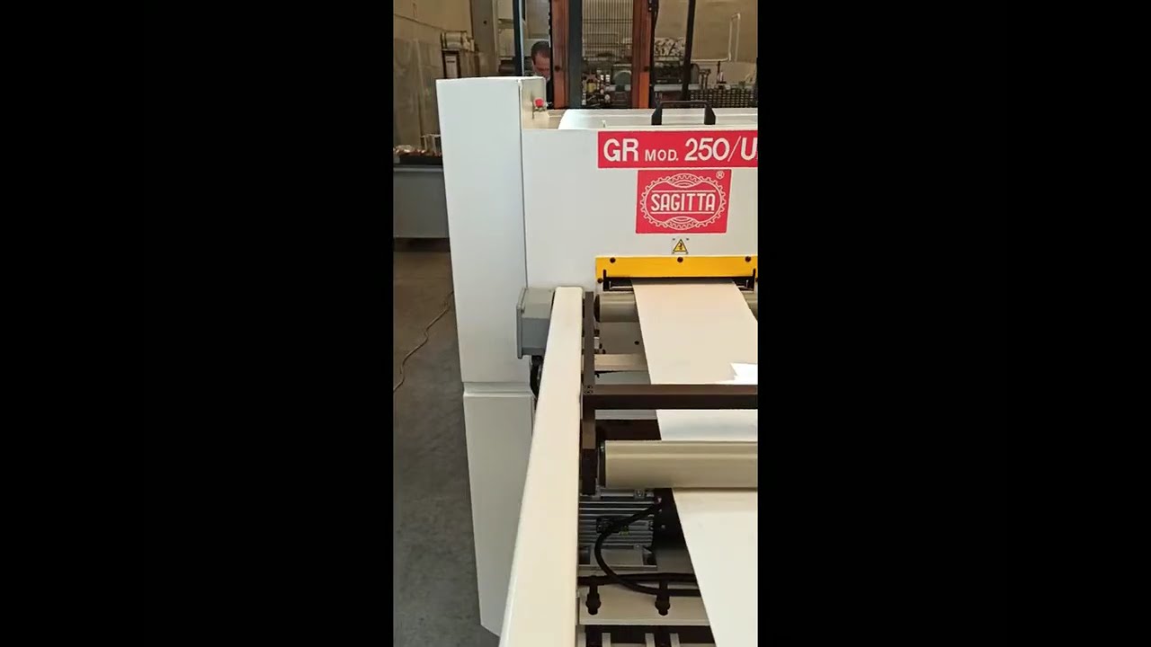 SAGITTA Granulatore GR250 UL con ballerino   Band Granulator GR250 UL with control loop