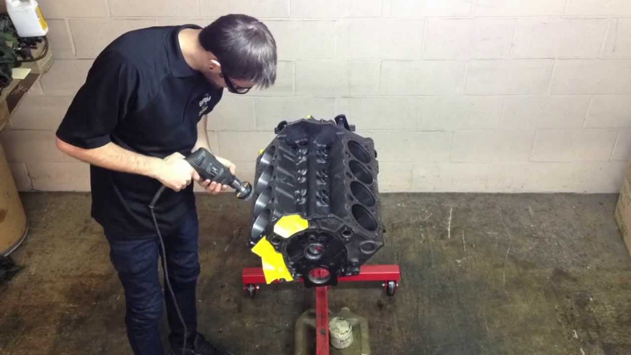 BRM's 30-Second 350 Chevy Engine Rebuild - YouTube