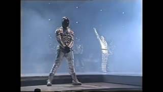 Michael Jackson - Who Is It - Live - The Fan World Tour Resimi