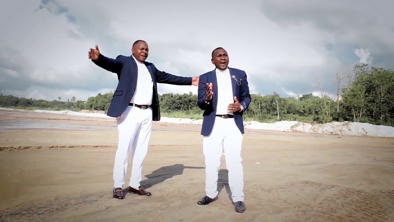 Paul Mwazembe Ft Christopher Mwahangila   Wewe Ni Mungu Official Music Video