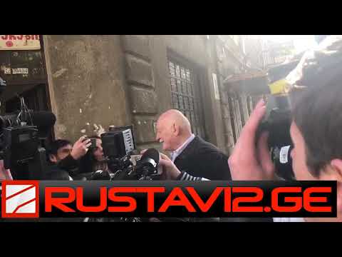 რევაზ არველაძეს პარლამენტში არ უშვებენ